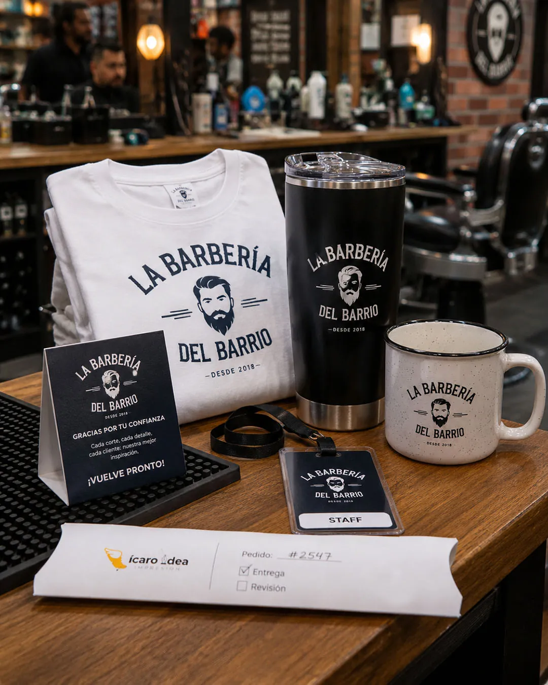 Playeras, termos, tazas y gafetes personalizados